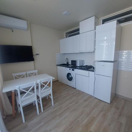Andrew'S 2 Rooms Apartment In Batumi Ანდრიას 2 Ოთახიანი Აპარტამენტი Ბათუმში Exterior foto