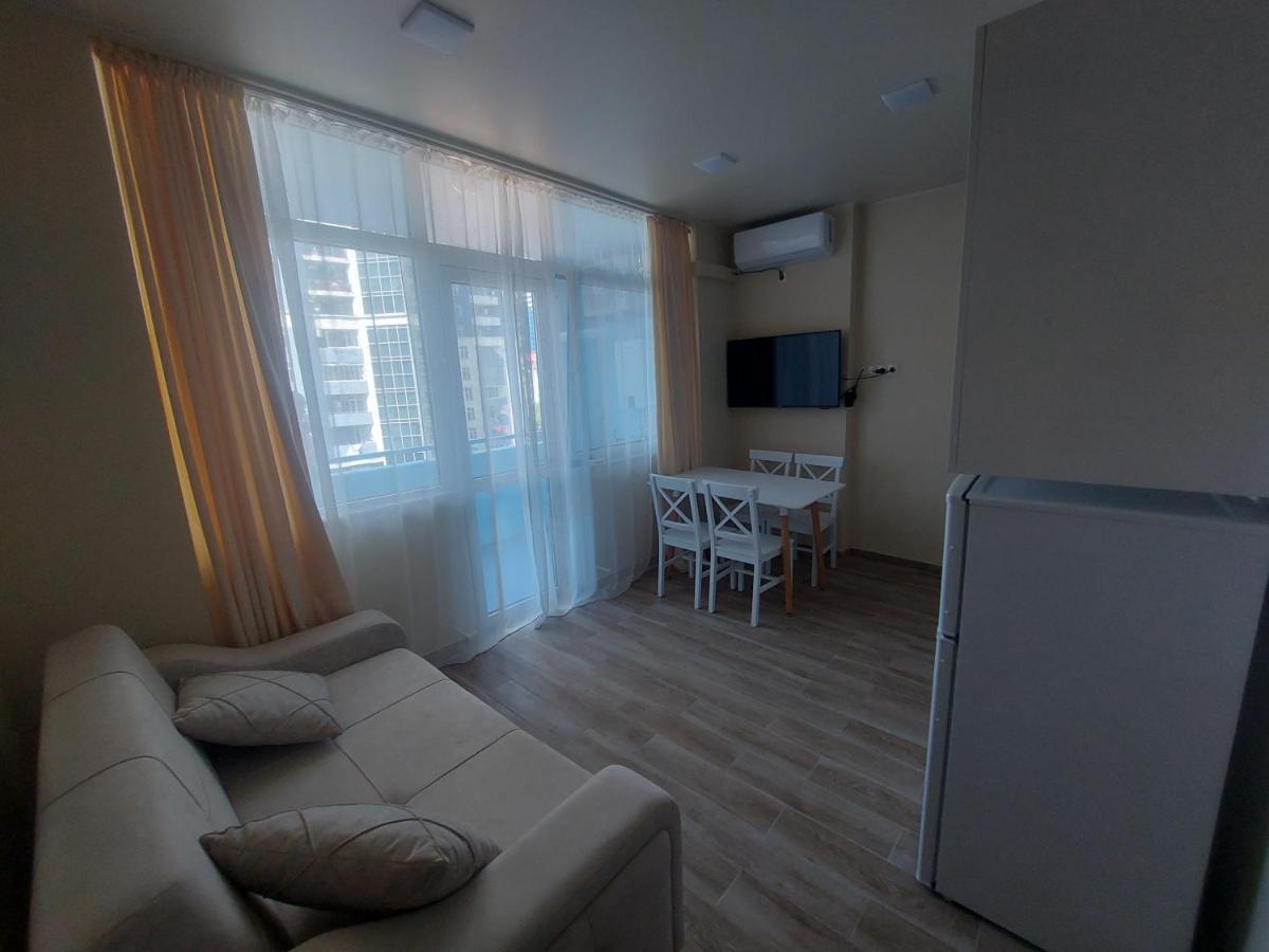 Andrew'S 2 Rooms Apartment In Batumi Ანდრიას 2 Ოთახიანი Აპარტამენტი Ბათუმში Exterior foto